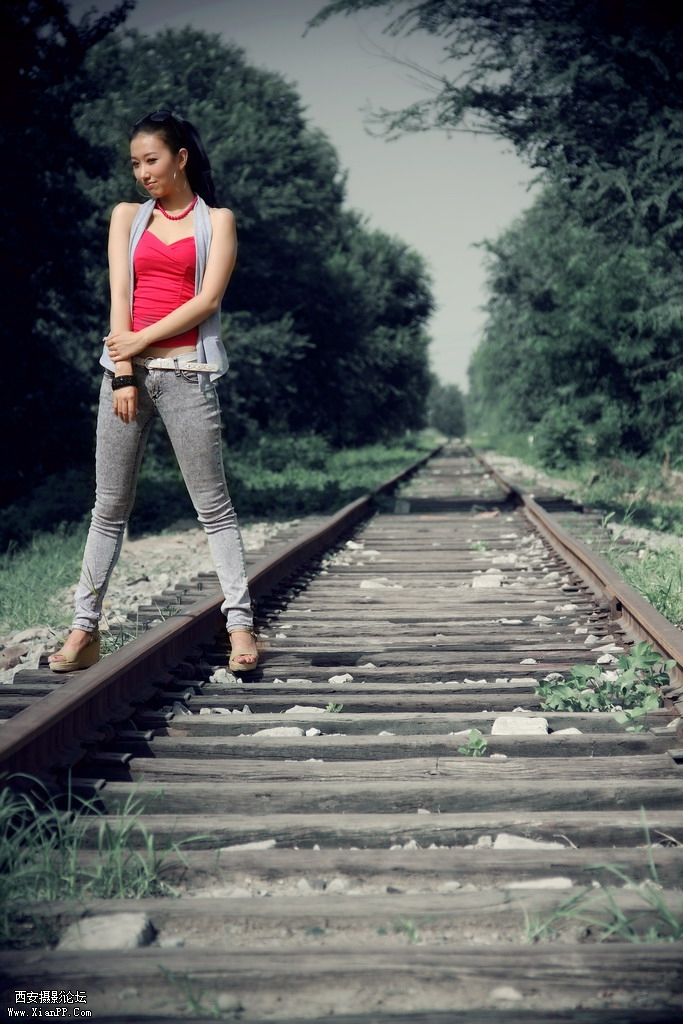 快门:1/800  光圈:F/5.6  焦距:79毫米  感光度:100 