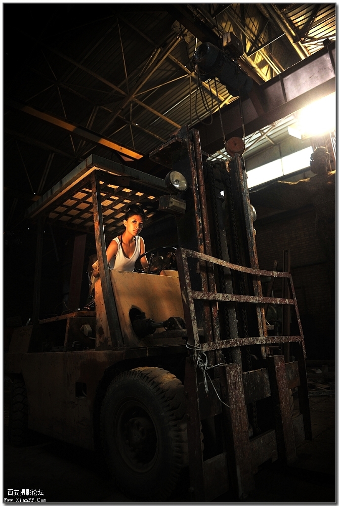 光圈: F/2.8 快门:1/160 焦距:24 毫米 感光度:250