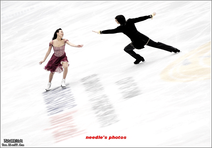 光圈: F/2.8 快门:1/800 焦距:200 毫米 感光度:2000