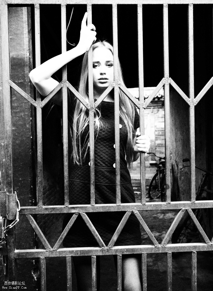 光圈: F/2.5 快门:1/100 焦距:20 毫米 感光度:400