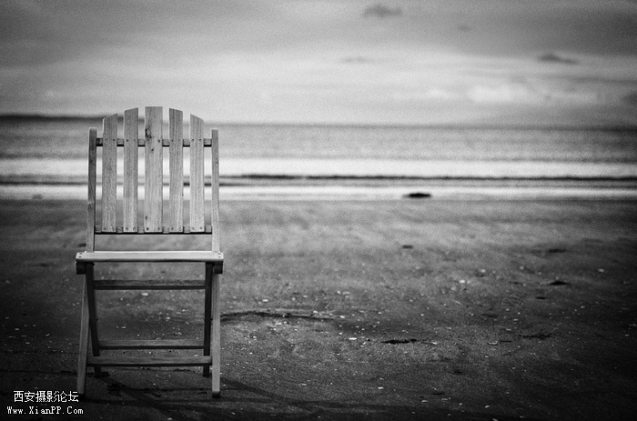 但为何我的世界空旷得 ...让人窒息。