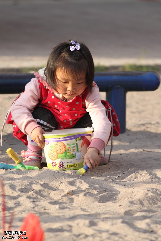 20110424小区的孩子百态0674_副本.jpg