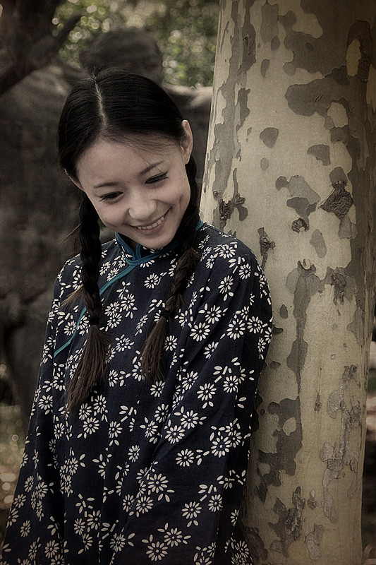 做了下稍微的处理，艺术照嘛...嘿嘿