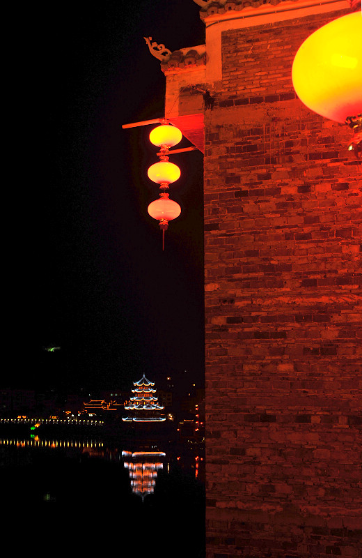 古城夜色.jpg