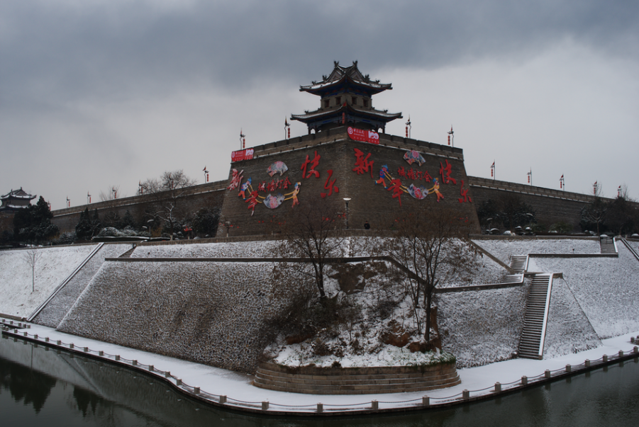 这个角度，不知拍过多少次，有股子黑云，那还是首次。