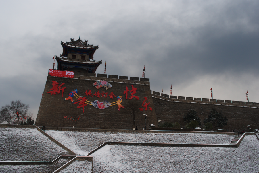 黑云在逐渐扩散着，也不知是福是祸...