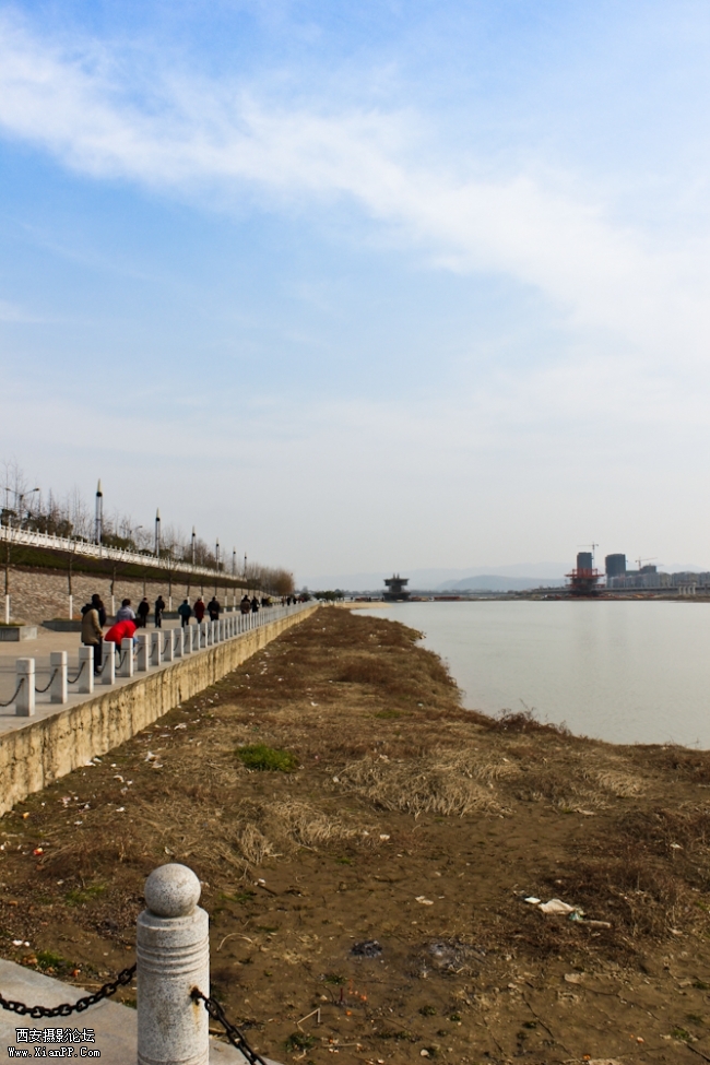 151145eeq07zryo9m0rr9m.jpg