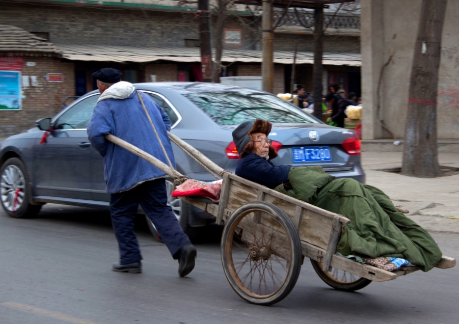《回家路》拍摄者：卫遥  电话：13834963309.jpg