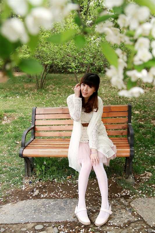 雨后七日樱 人像