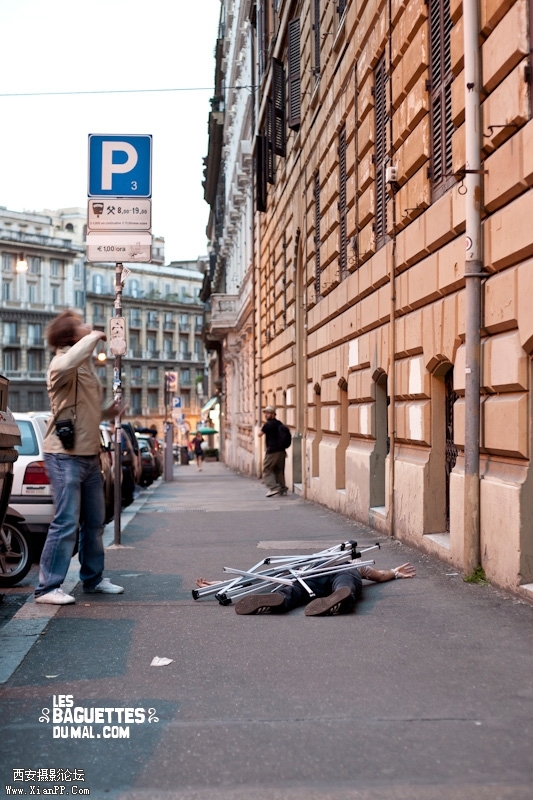 Parcheggia-qui-Rome-201012.jpg
