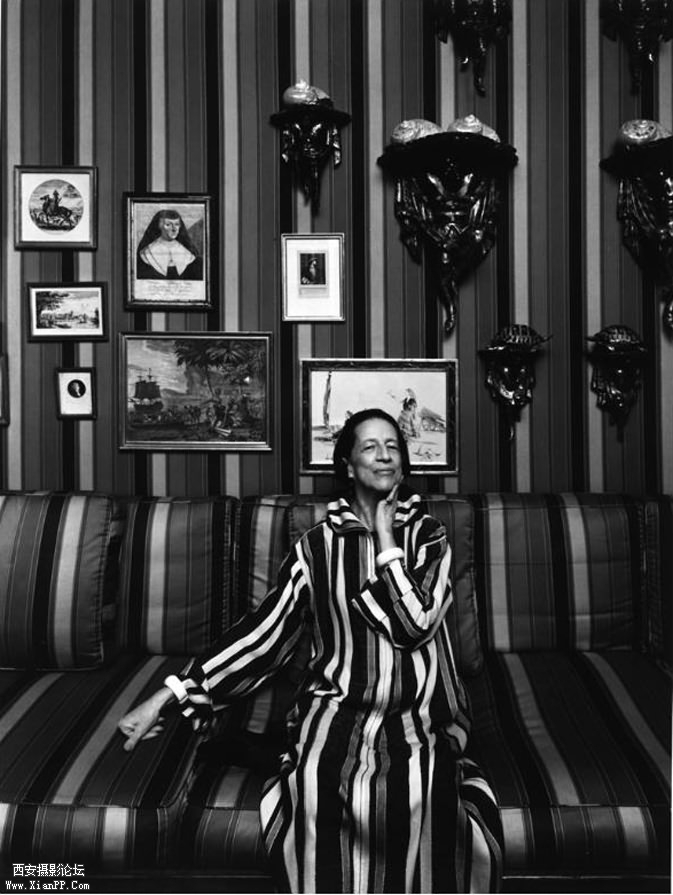 Diana-Vreeland-New-York-NY-1974.jpg
