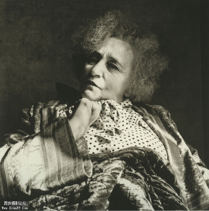 colette1-673x680.jpg