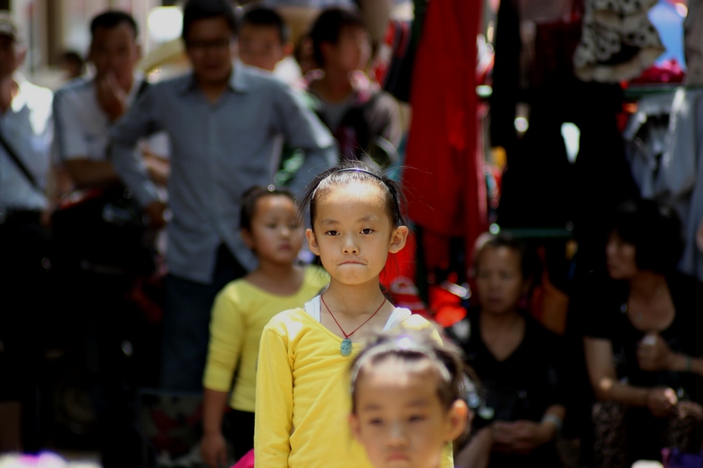 手动对焦试拍（练舞小孩1）.jpg