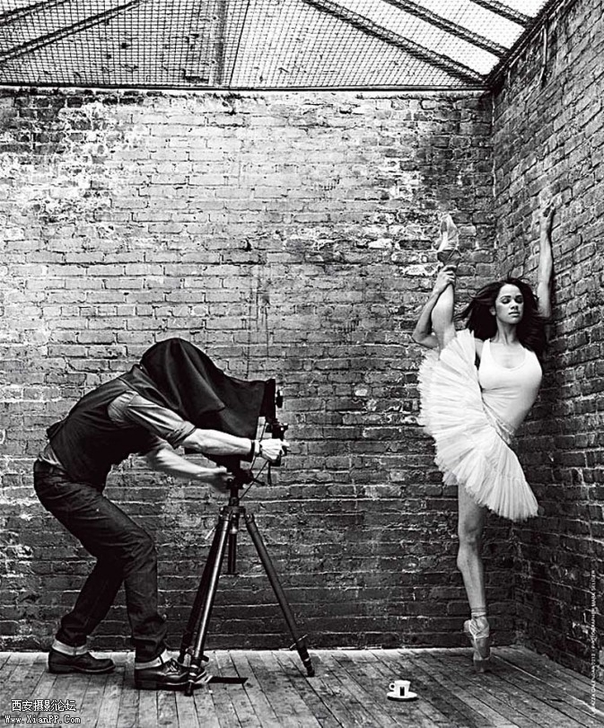 lavazza-calendar-2012-Mark-Seliger-yatzer-1-673x811.jpg