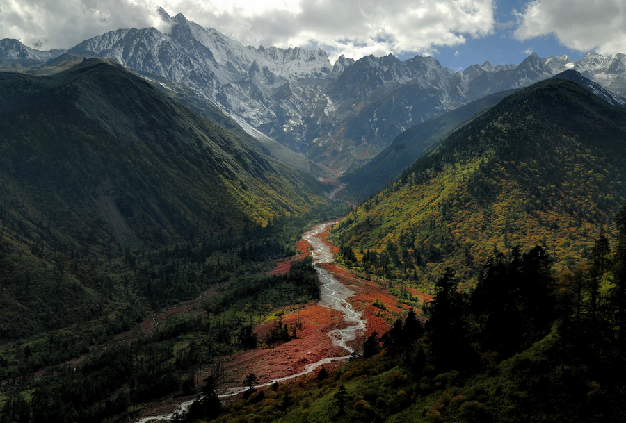 雅家梗红石滩峡谷.jpg