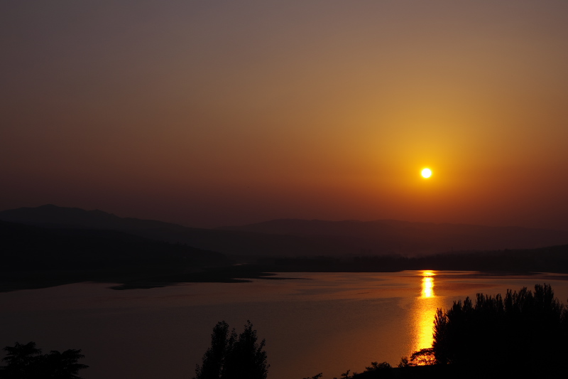 千湖夕照