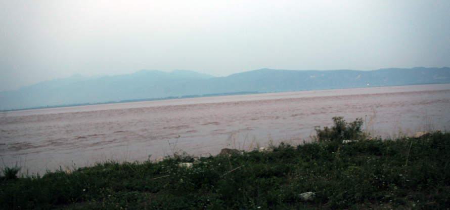洪峰到来 (1).jpg