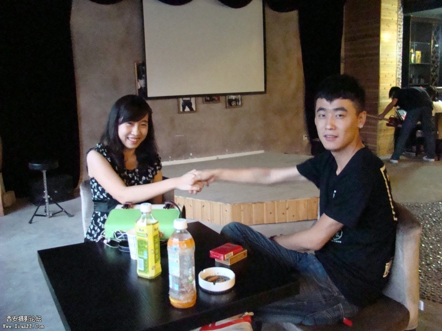 ”草地音乐会”西安地区与大连地区的组织者亲切会晤，听说大连地区的草地音乐会活动那是相当地火啊！