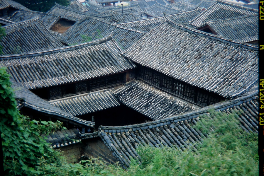 相机Contax645  镜头120mm 富士反转片 LX3翻拍.JPG