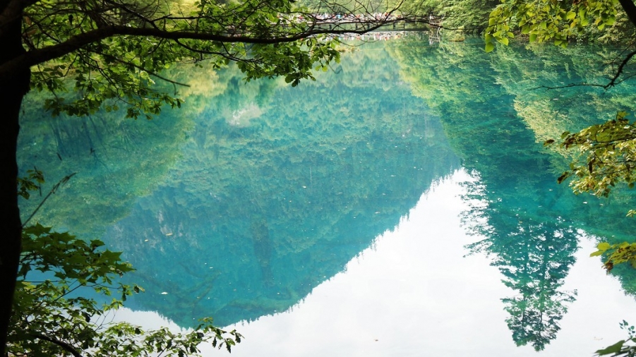 倒影又见倒影--九寨沟.jpg