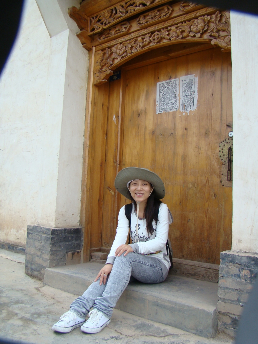 遮光罩那个老外給安反了，所以留下了黑色边角，照完一张后我才发现。ME上张我的片片啊，揭开庐山真面目吧！