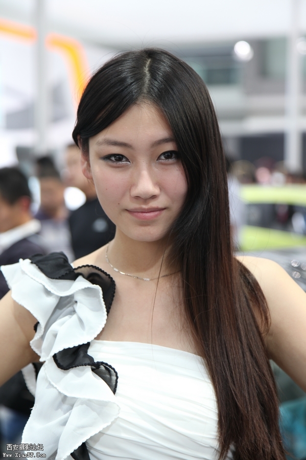 2011车展美模2