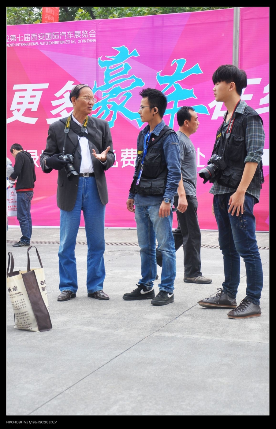 nEO_IMG_桌面照片 1212副本.jpg