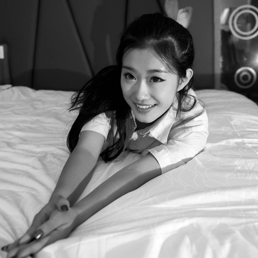 陈子芸20-黑白0.JPG