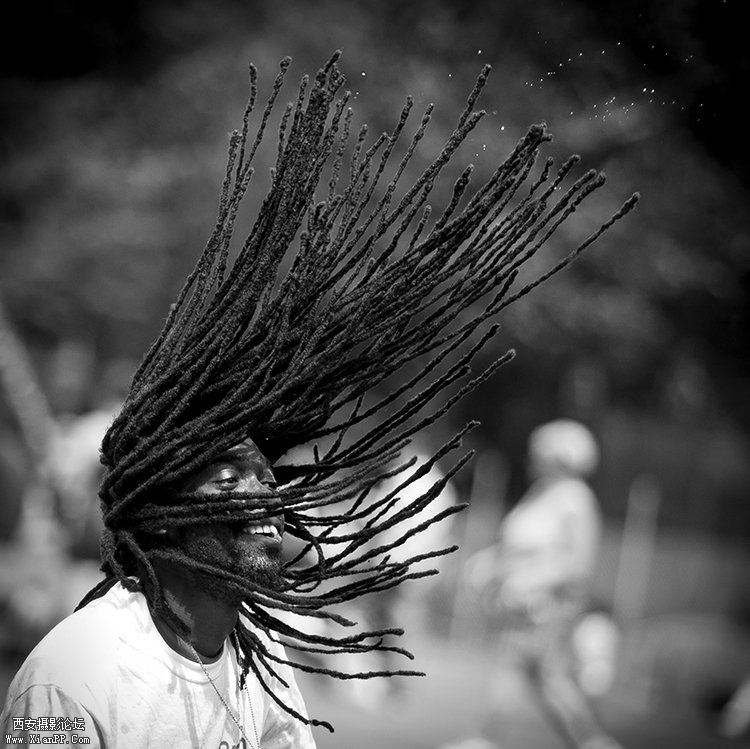 2120093ov48v0bv63cob62.jpg
