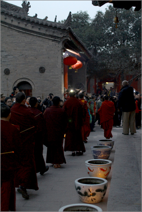 绕塔祈福3.jpg