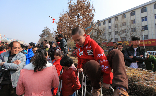 2013元宵延安社火大巡游1635L.50200L (1).JPG