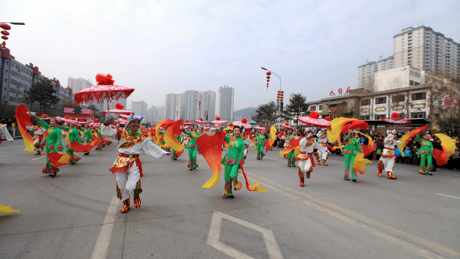 2013元宵延安社火大巡游1635L.50200L (100).jpg