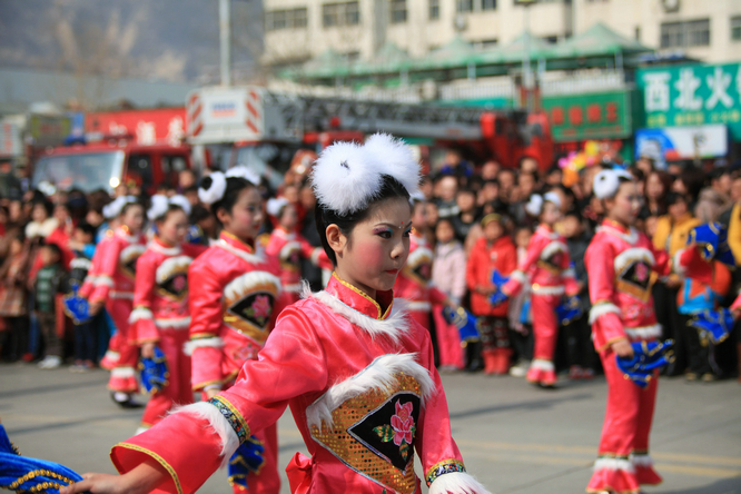 2013元宵延安社火大巡游1635L.50200L (144)_副本.jpg