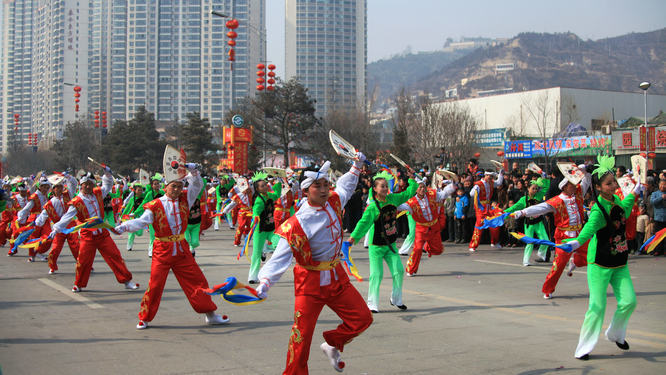 2013元宵延安社火大巡游1635L.50200L (168).jpg