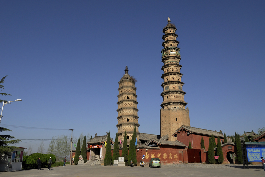 琉璃塔2.jpg
