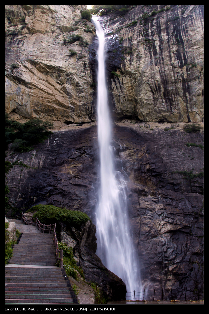 太平峪最高的瀑布——彩虹瀑布