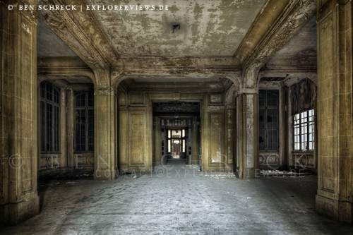 le-Foyer-explorerviews-500x333.jpg