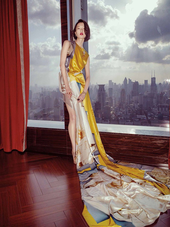 Vogue-China-Collections-Cruise-2014-December-2013-Supplement-Du-Juan-by-Cedric-B.jpg