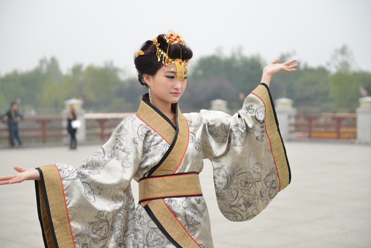 靓模汉服富贵华丽