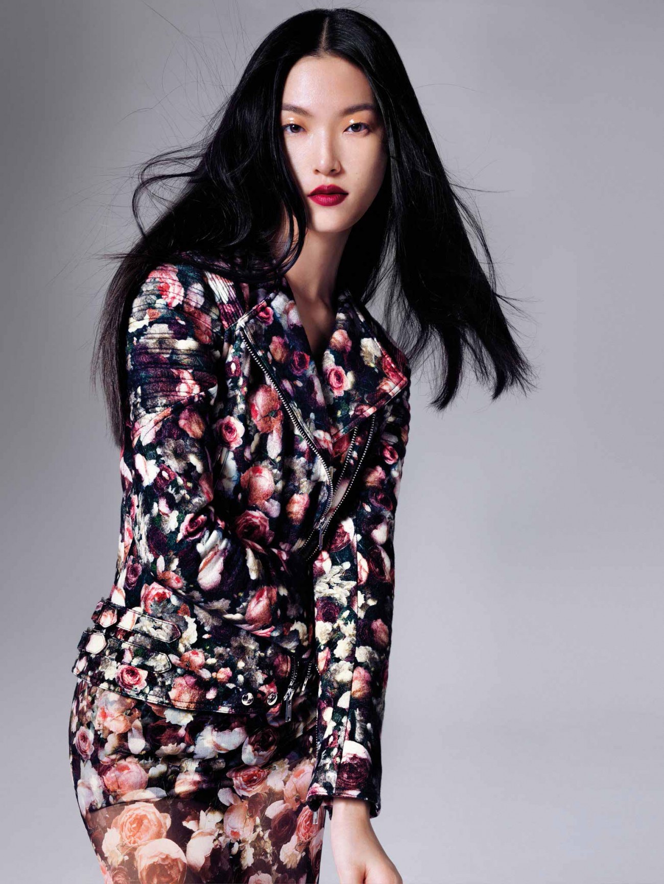 Tian-Yi-by-Stockton-Johnson-for-Vogue-China-October-2013-Wardrobe-Update_03.jpg