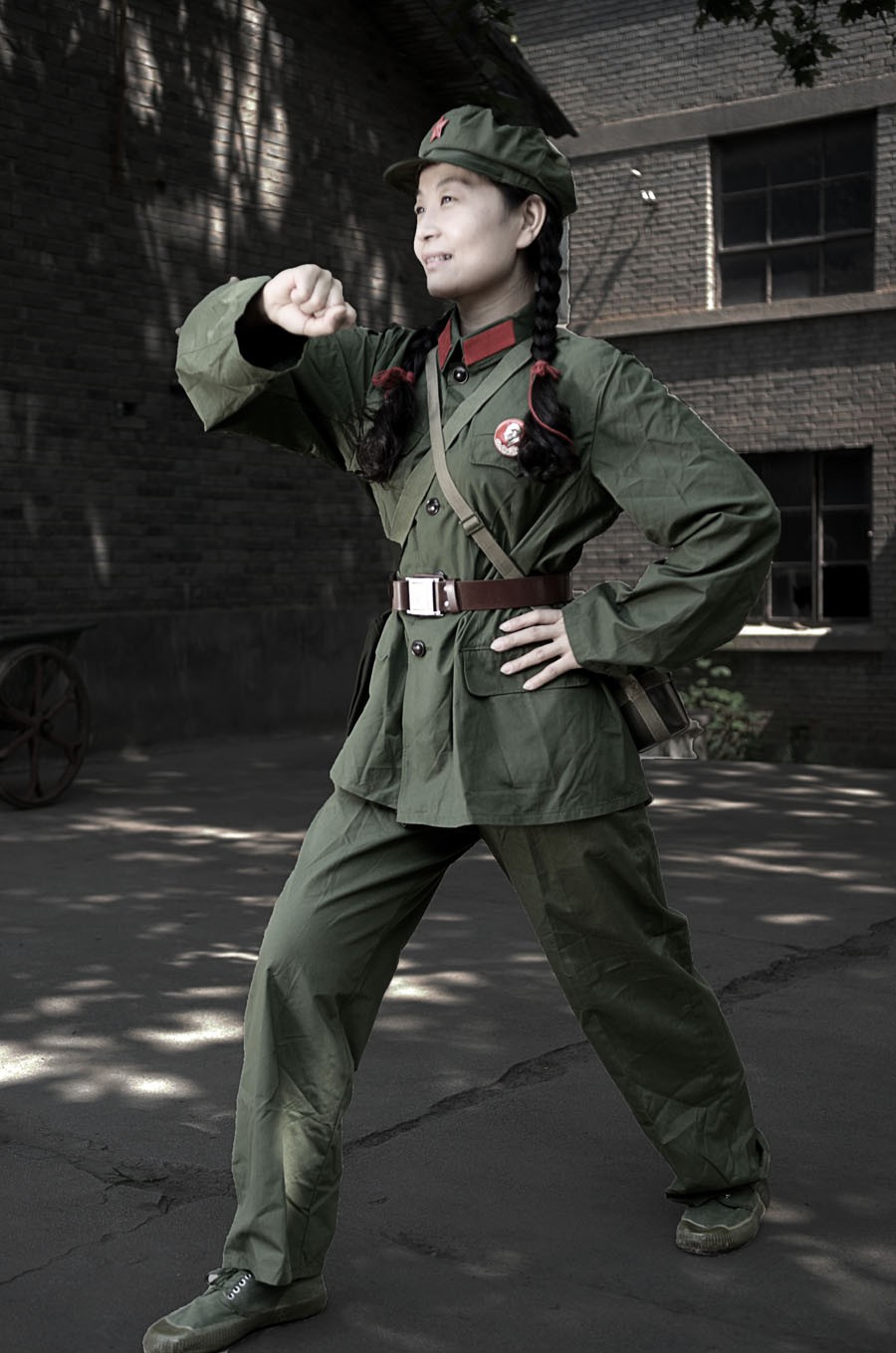 2不爱红妆爱武装.jpg