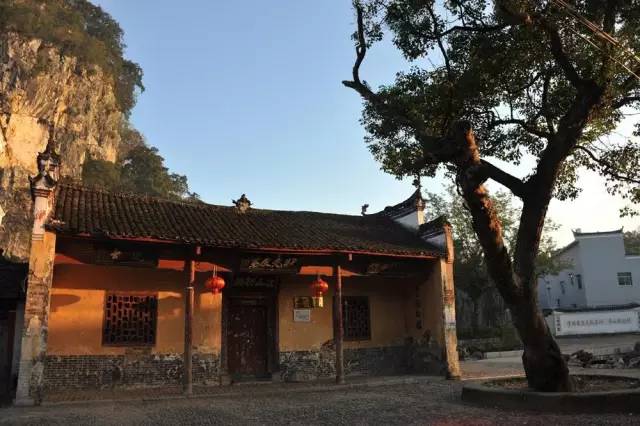 e14d504f551db065da3dc6640f447f92.jpg e14d504f551db065da3dc6640f447f92.jpg