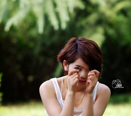 丰庆—不拍荷花拍美女