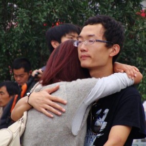 难舍难分