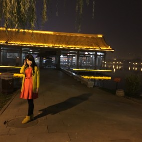 夜幕降临大曲江，遗址公园玩光绘