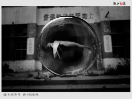 观念人体---漂浮物