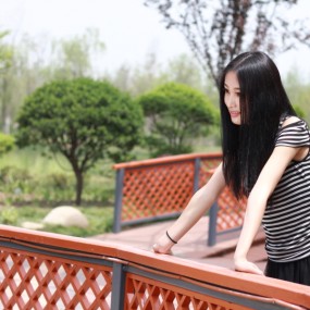 美女小鹿