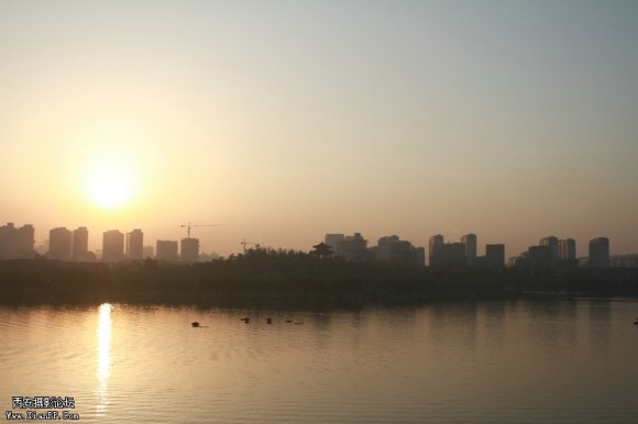 南湖公园的黄昏