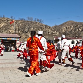 陕北秧歌拜年--沿门子