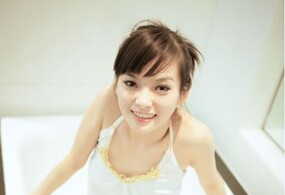 天真而又性感的美女写真